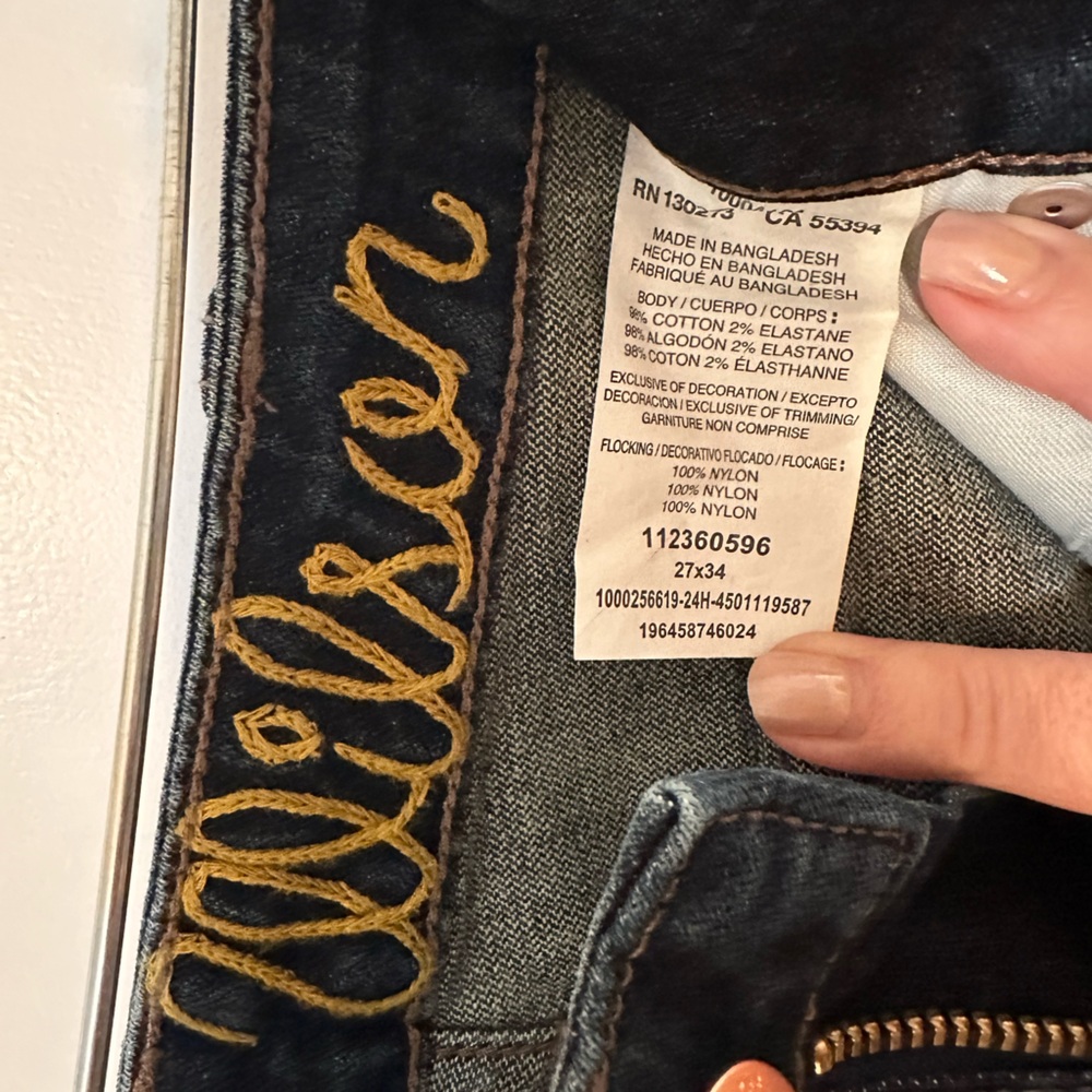 Lainey Wilson x Wrangler Flared Jeans with maroon Embroidery velvet - western - Picture 4 of 4